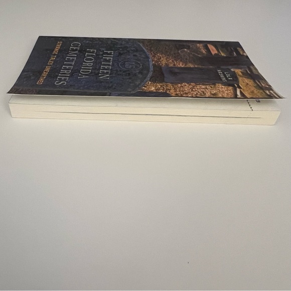 Fifteen Florida Cemeteries - Strange Tales Unearthed by Lola Haskins - Picture 7 of 16